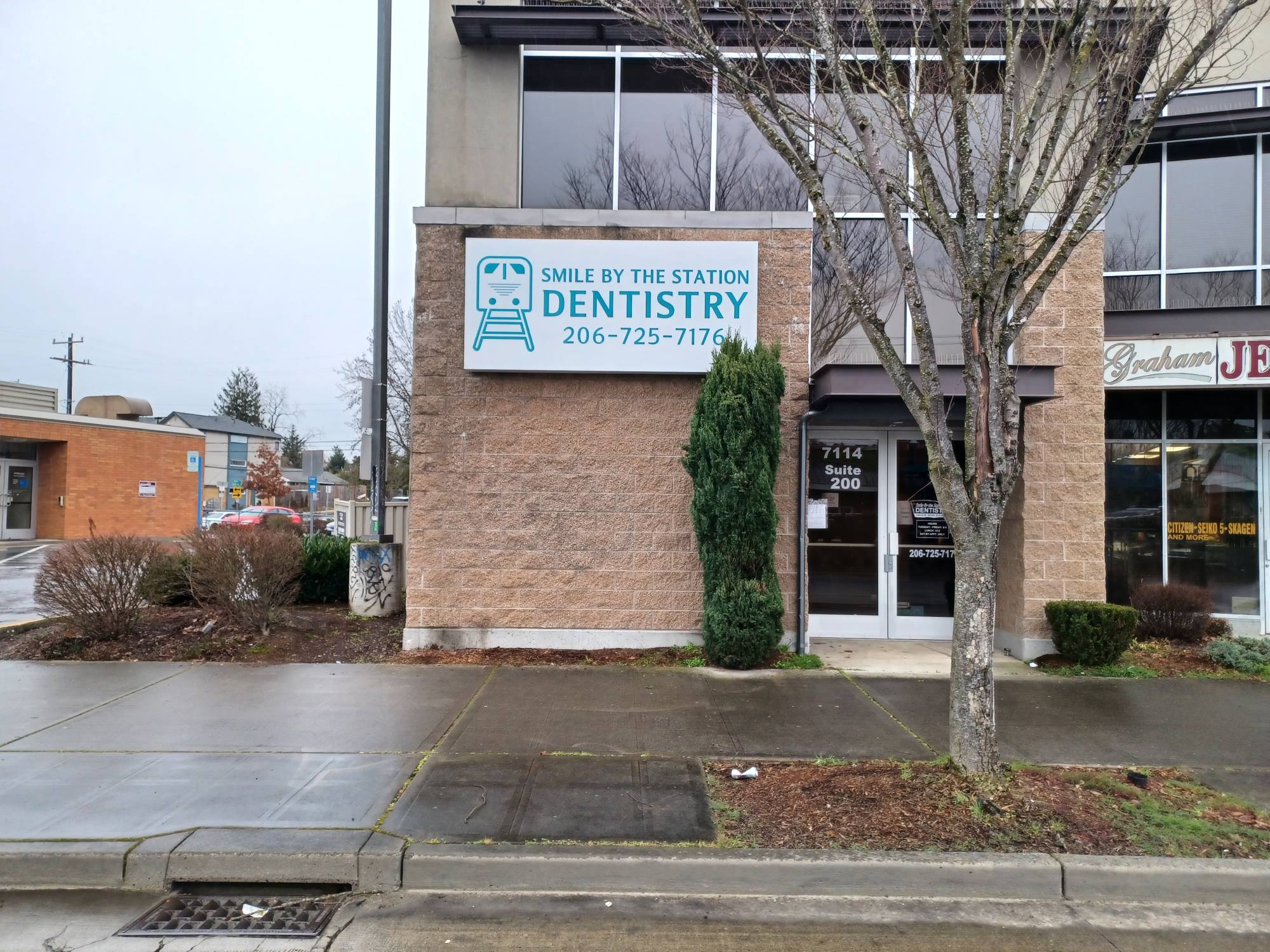 Smile By The Station Dentistry Clinic Signage and Store Front View - Seattle Dentist Seattle Dentist