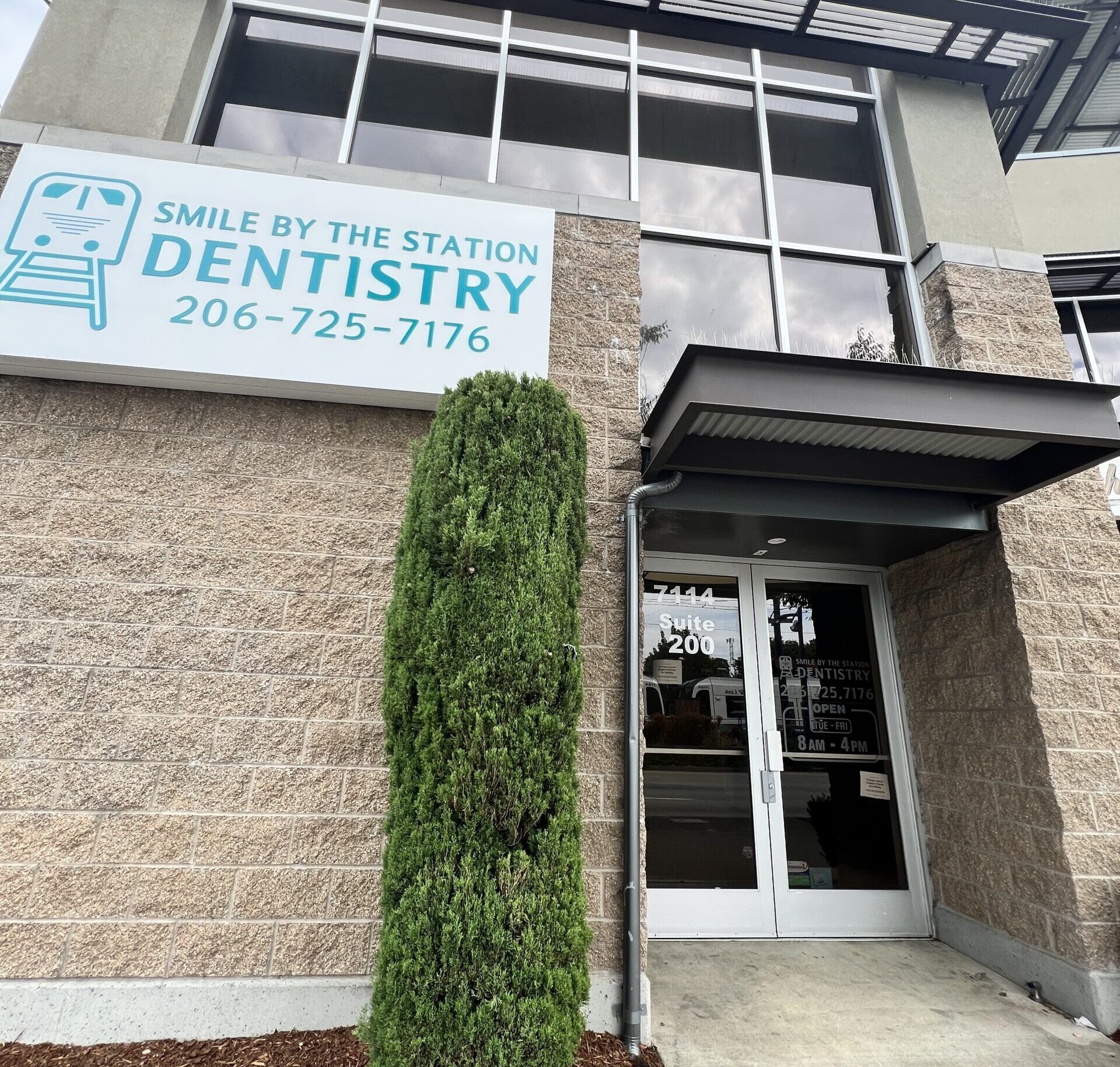 Smile By The Station Dentistry Clinic Signage and Store Front View - Seattle Dentist Smile By The Station Dentistry Clinic Signage and Store Front View - Seattle Dentist